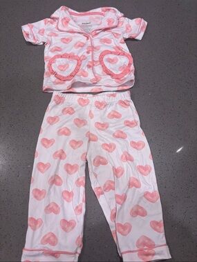 Girls Pink Heart-Print Pajama Set with Ruffle Pockets